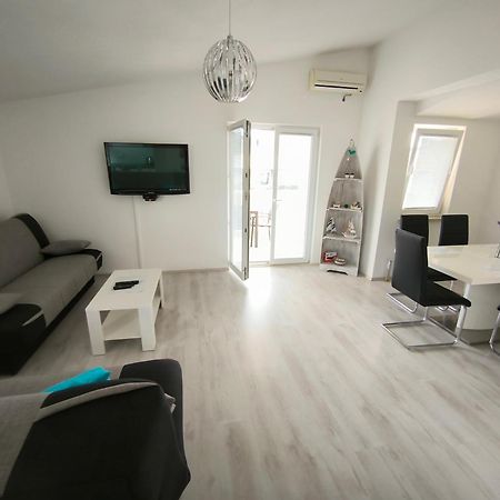 Rooms & Apartments Ana 2 Задар Екстериор снимка